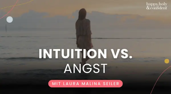 Frau am Meer, die über Intuition vs. Angst nachdenkt. Das zweite Gesicht, die Bedeutung spirituell, wird hier thematisiert.