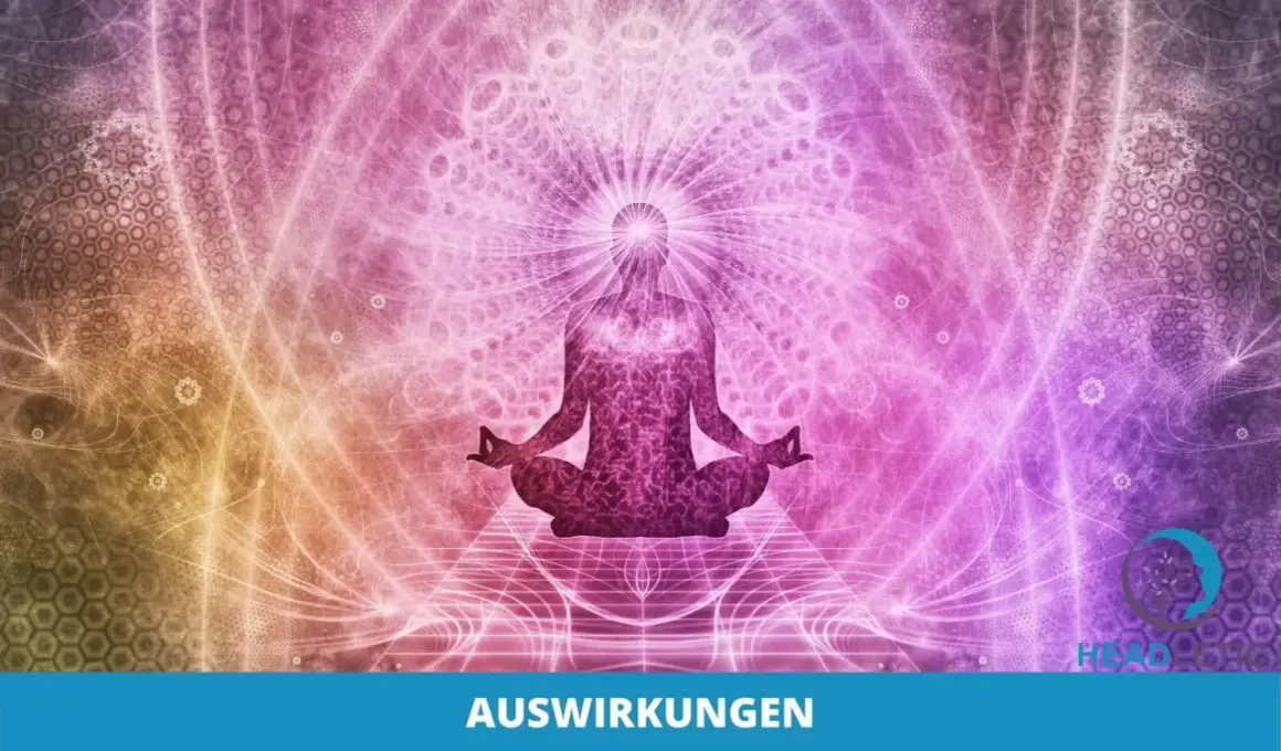 Eine Person in Meditationshaltung vor einem leuchtenden Mandala. Verschiedene Meditation arten können zu solch innerer Klarheit führen.